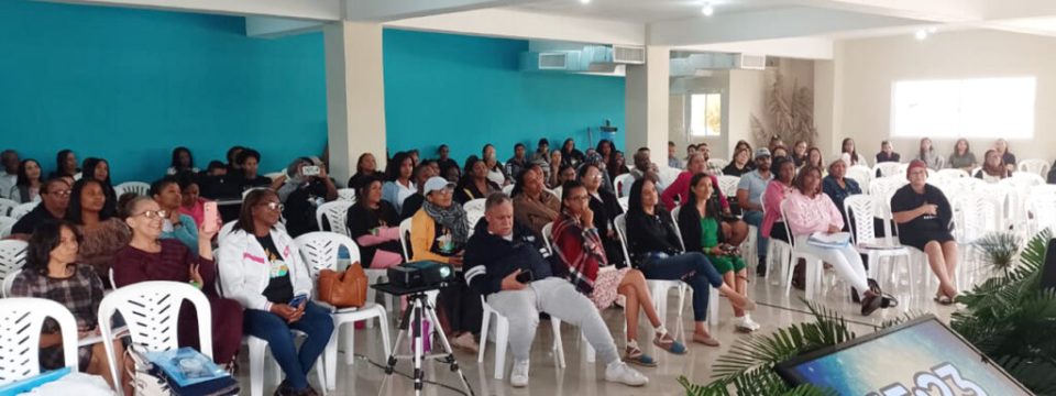 Adventist health professionals from throughout the Dominican Republic meet for their bi-annual conference at Najayo Beach in late January. [Photo: North Dominican Conference]