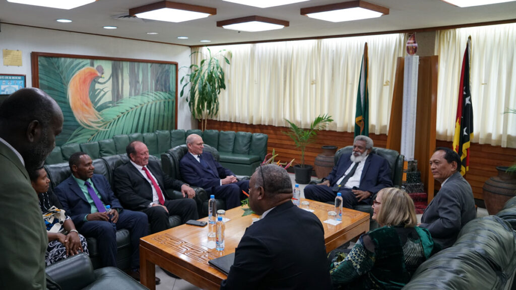 General Conference President Meets PNG Prime Minister and Other Leaders