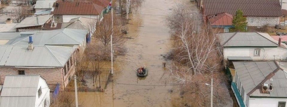 Flood waters filled the streets of Orsk, Russia, on April 5. ADRA quickly responded to the needs of displaced victims. [Photo: ADRA Russia]